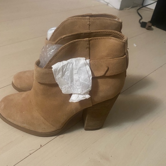 ♦️SOLD♦️SOLD♦️Brand New Boots - Picture 8 of 9